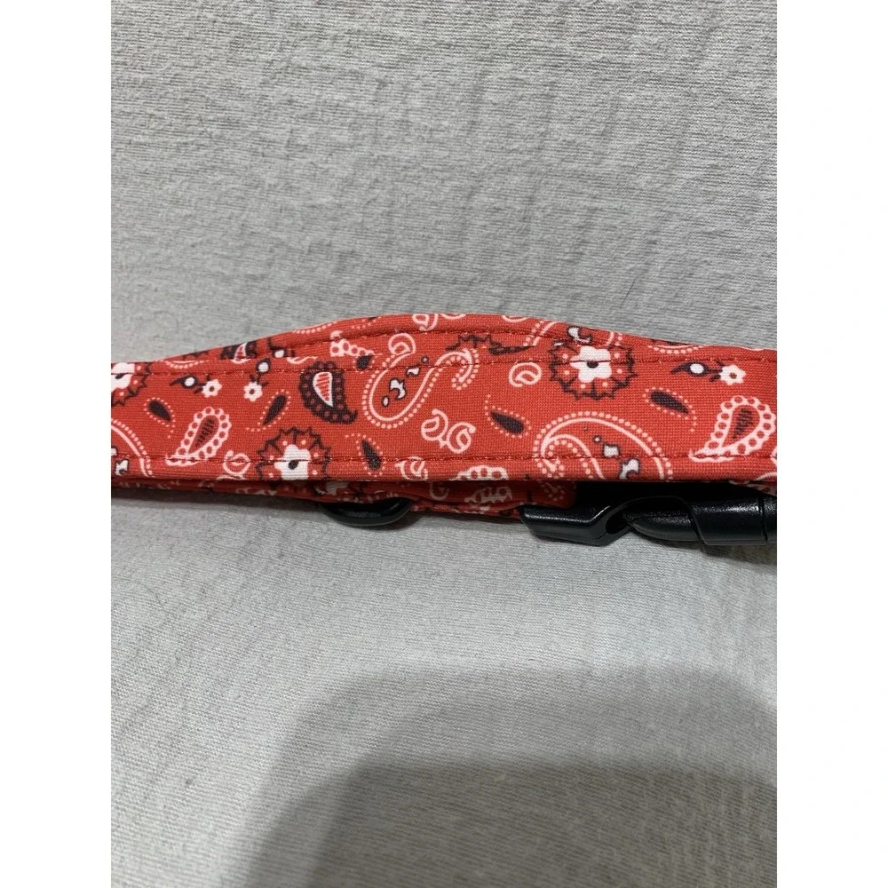Top Paw Dog Collar Size Large Red Paisley Bandana Neoprene Comfort Adjustable